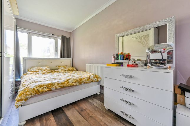Somerford Grove Estate, Stoke... 2 bed flat for sale