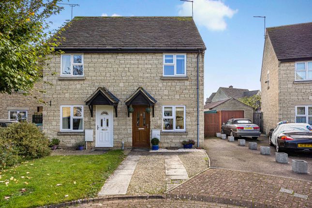 John Tame Close, Fairford... 2 bed semi