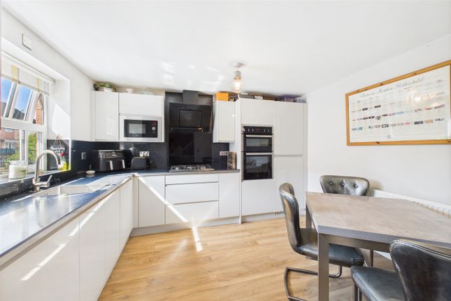4 bedroom town house for sale