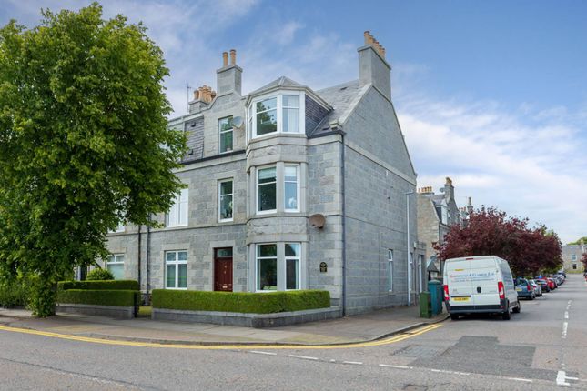 72 Broomhill Road, Aberdeen, AB10 6HU 3 bed ground floor flat for sale
