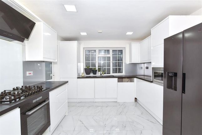 3 bed detached house