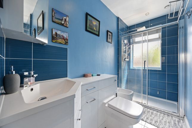 Hitchin Road, Luton, LU2 3 bed semi