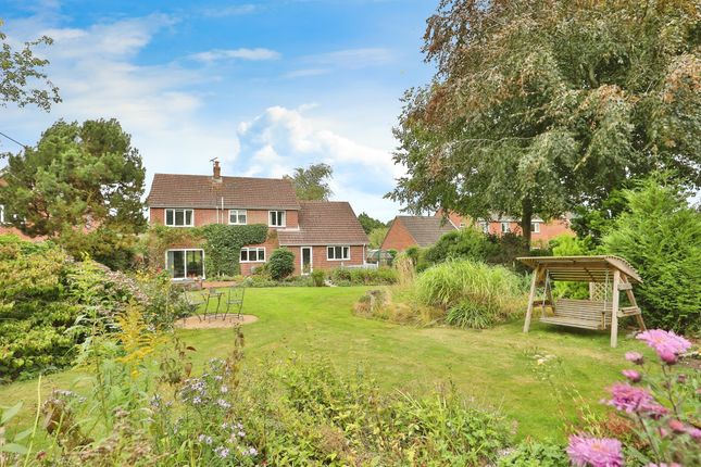 4 bed detached house