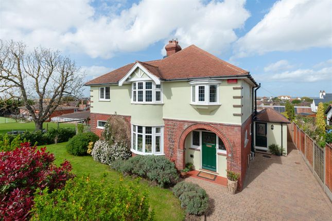 5 bed detached house