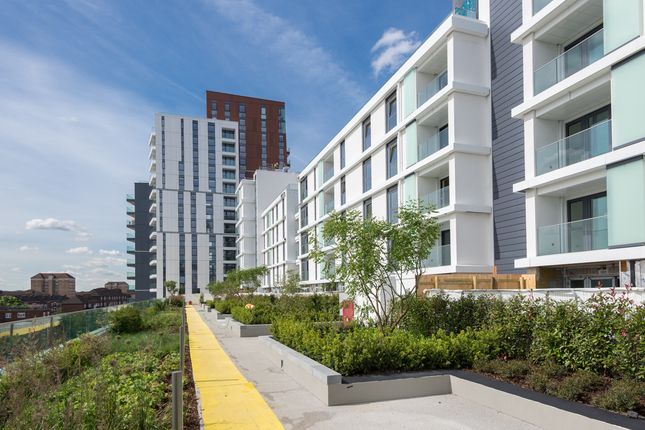 Hebden Place, Nine Elms, SW8 2 bed apartment for sale