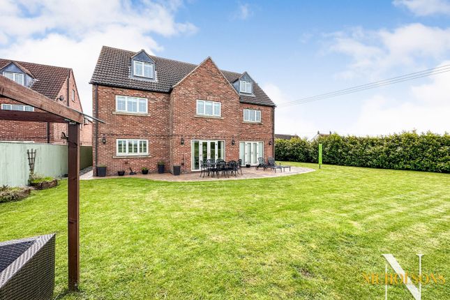 6 bedroom detached house for sale