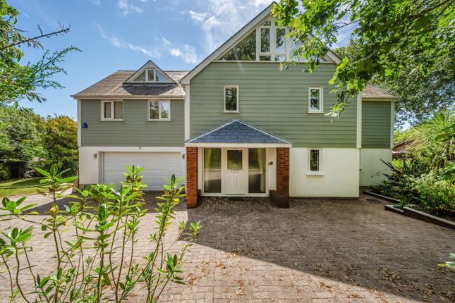 5 bed detached house