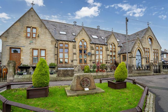 Northowram Green, Halifax HX3 2 bed apartment for sale