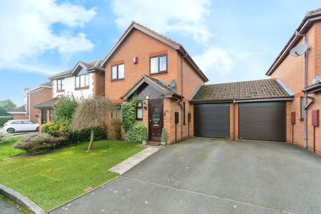 3 bedroom link detached house for sale