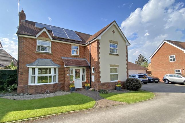 4 bed detached house