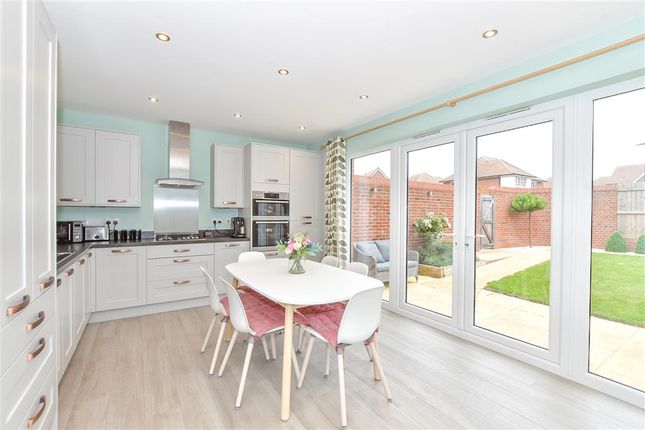 Ainsworth Road, Waterlooville, Hampshire 3 bed detached house for sale