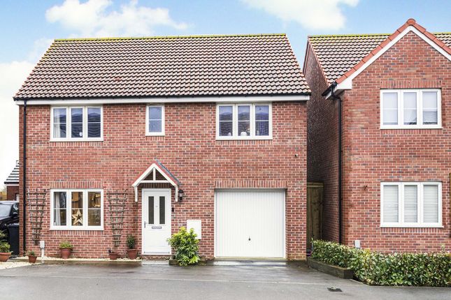 Douglas Drive, Wantage, OX12 5 bed detached house for sale