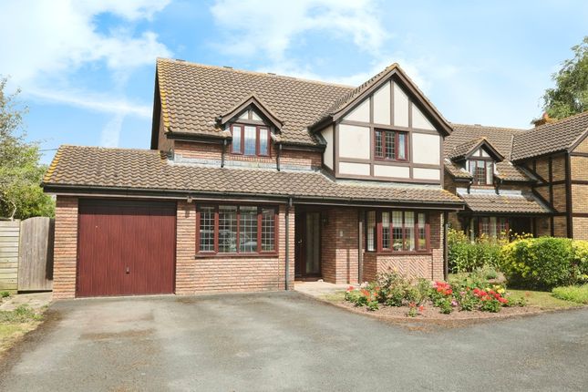 4 bed detached house