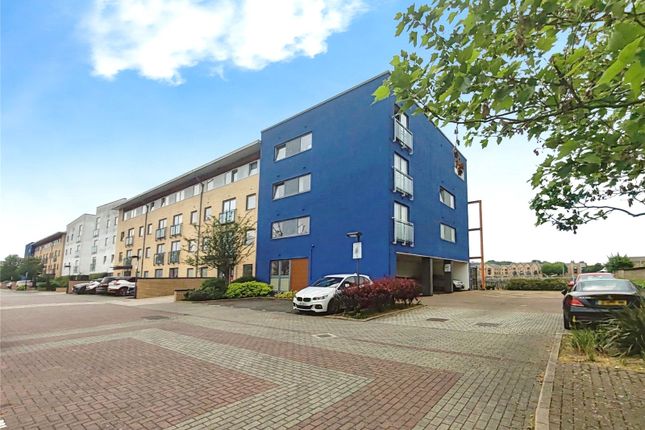 Watersmeet, Chatham ME4 2 bed flat for sale