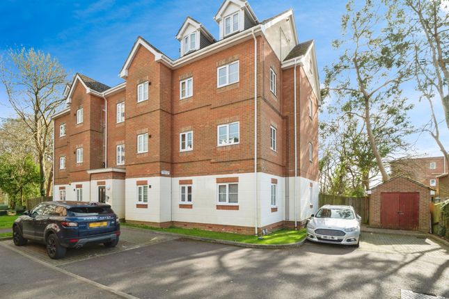 3 bedroom ground floor flat for sale