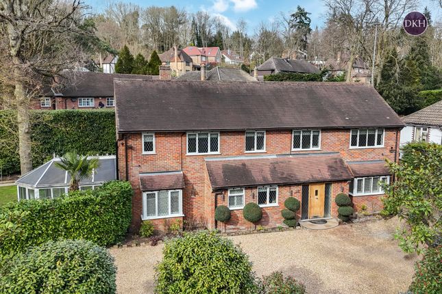 Valley Road, Hertfordshire WD3 4 bed detached house for sale