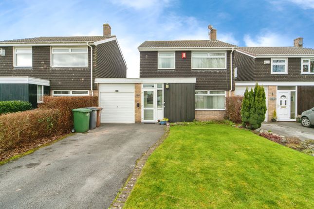 3 bedroom link detached house for sale