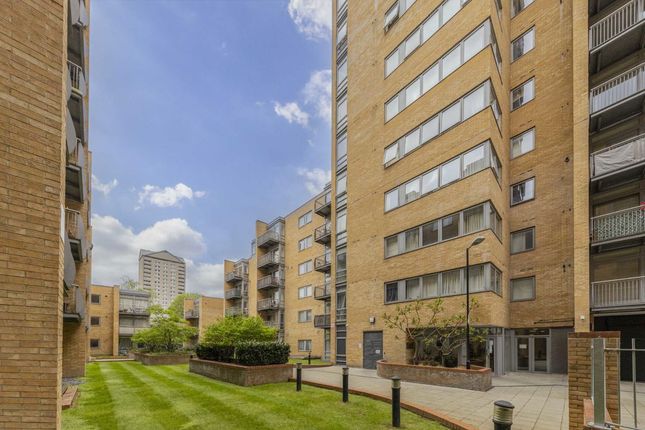 Cassilis Road, London E14 2 bed flat for sale