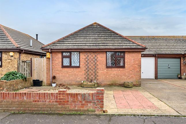 3 bed link detached house