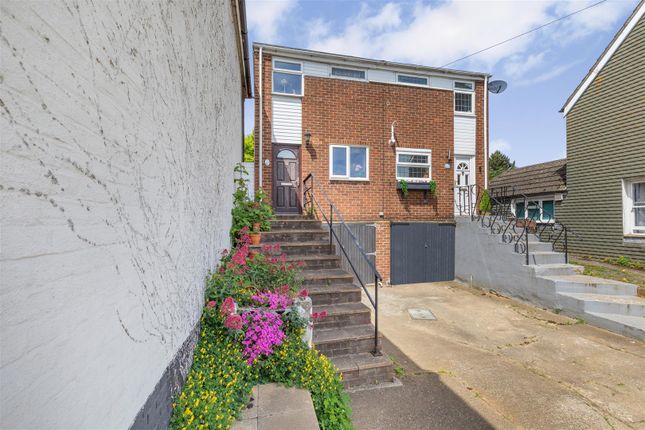 2 bedroom semi-detached house for sale