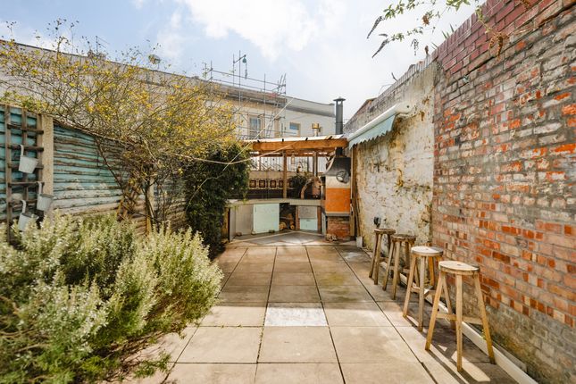 2 bedroom maisonette for sale
