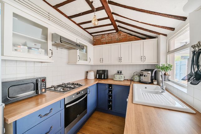 Wharf Road, Wroughton, Swindon, SN4 3 bed terraced house for sale