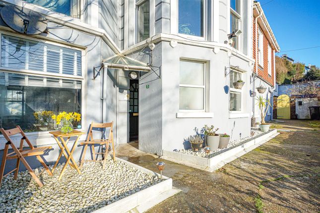 Elphinstone Road, Hastings 2 bed flat for sale