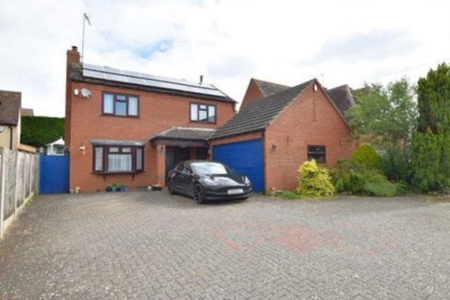 4 bed detached house