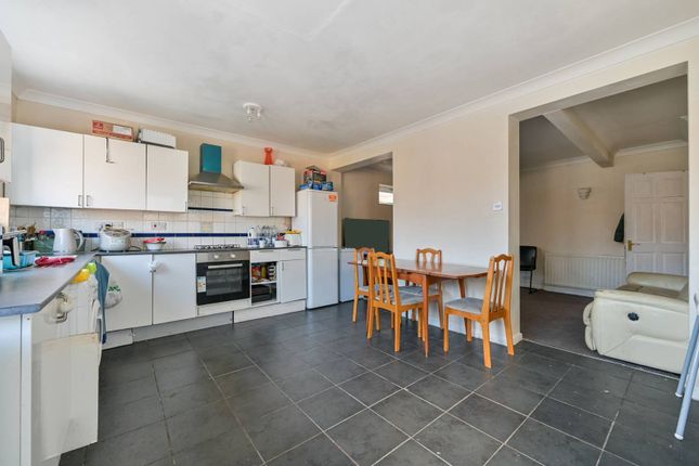 4 bed detached house