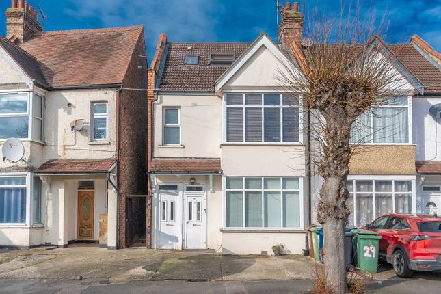 Welldon Crescent, Harrow, HA1 2 bed maisonette for sale