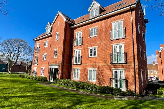 Colonel Drive, Kent CT20 2 bed apartment for sale