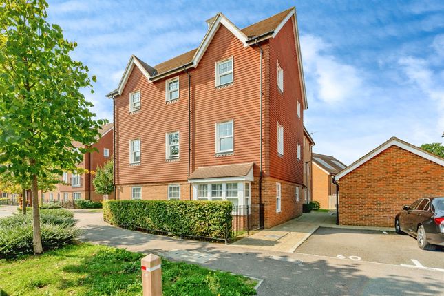 2 bedroom ground floor flat for sale
