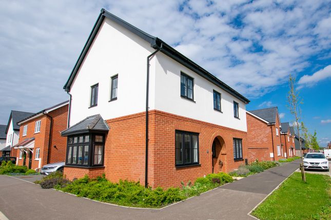 4 bed detached house