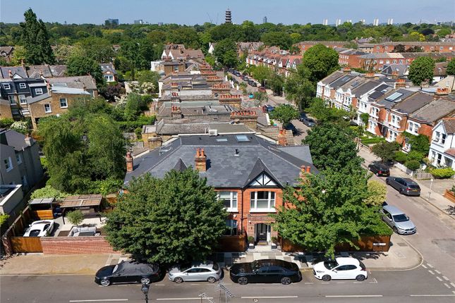 Pagoda Avenue, Richmond, TW9 6 bed semi