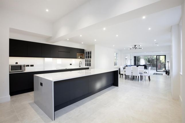 Knatchbull Road, Camberwell, SE5 5 bed semi
