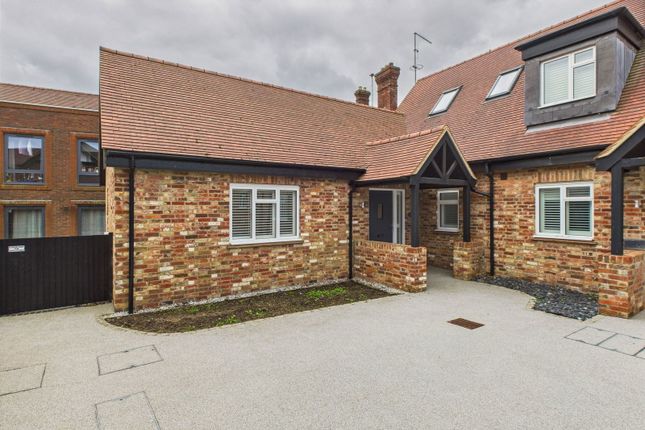 2 bedroom mews property for sale