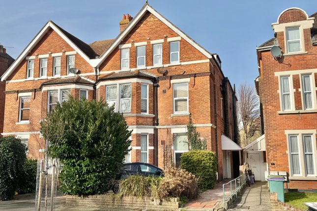 Bouverie Road West, Kent CT20 2 bed apartment for sale