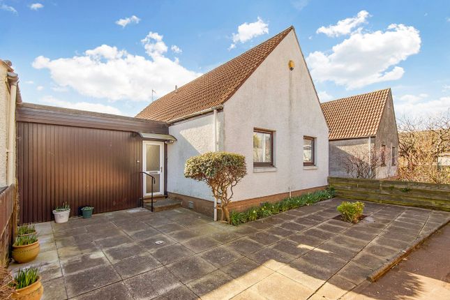 3 bedroom link detached house for sale