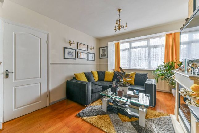 Galpins Road, Mitcham, Thornton... 3 bed semi