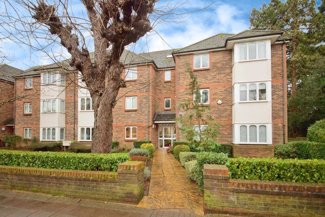 3 bedroom flat for sale