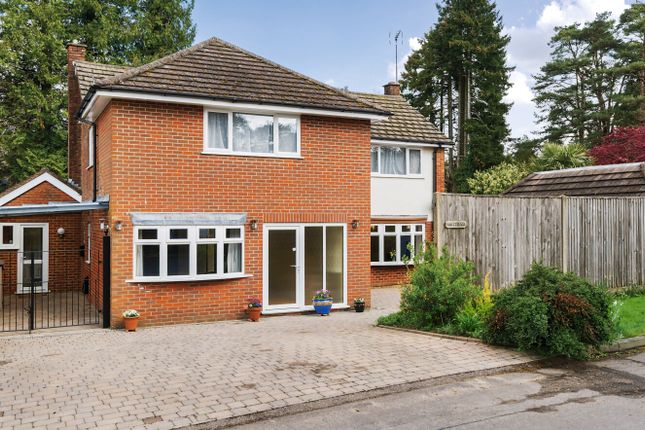 Highfield Crescent, Surrey GU26 4 bed detached house for sale