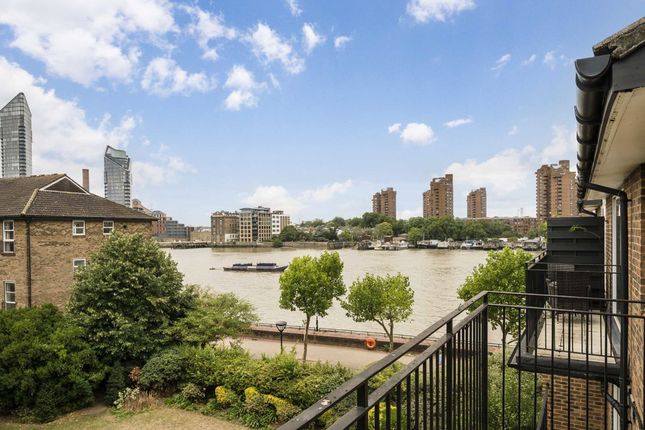 3 bedroom flat for sale
