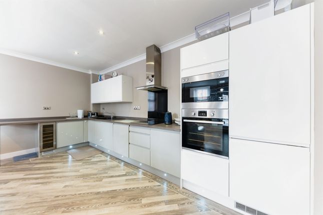 2 bed flat