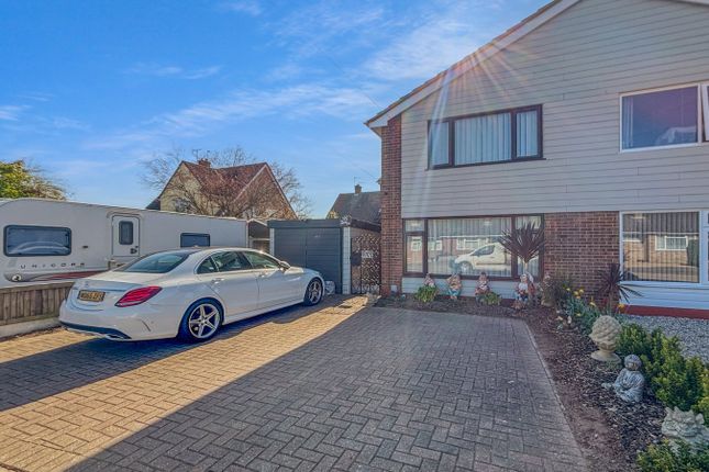 Worcester Crescent, Alresford... 4 bed semi