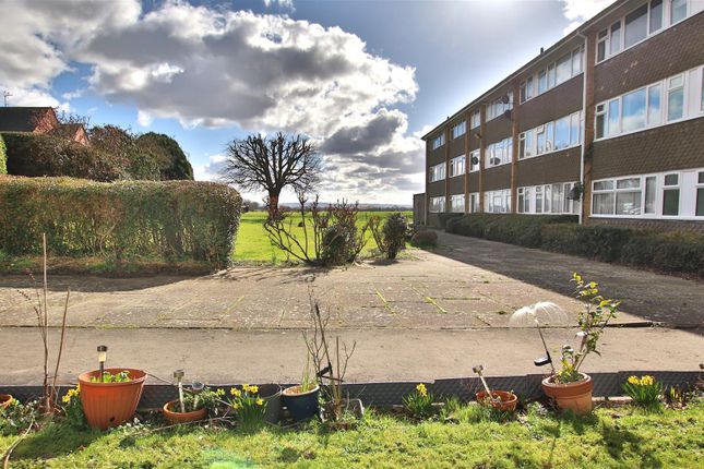 Pamington Fields, Ashchurch, Tewkesbury 2 bed flat for sale