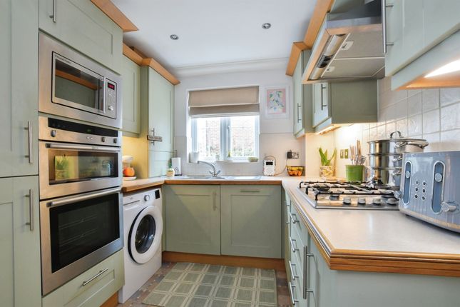 2 bedroom ground floor flat for sale