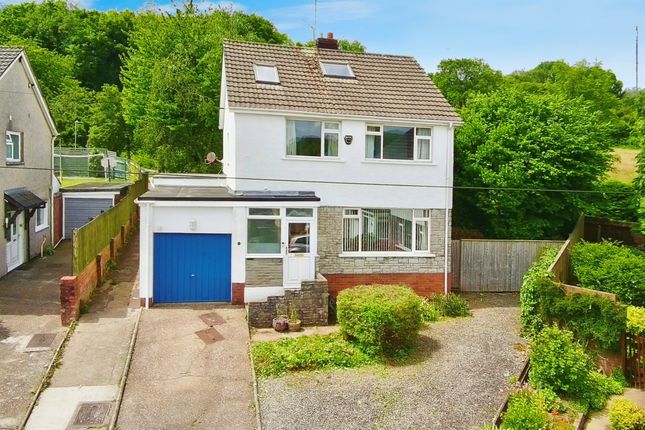 4 bed detached house