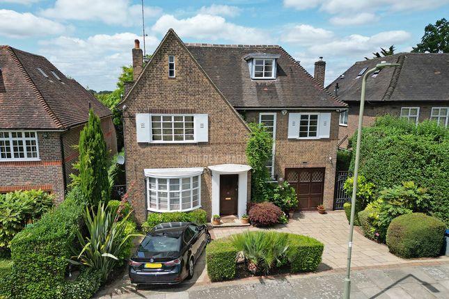 6 bed detached house