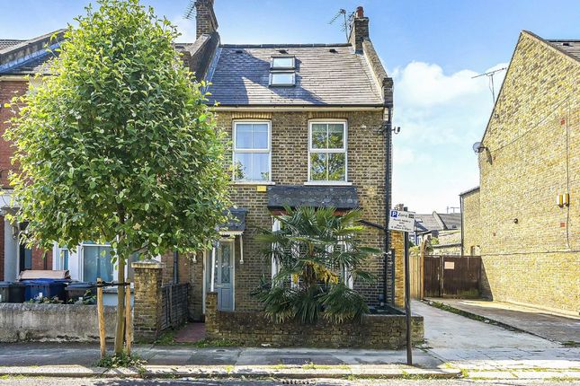 Avenue Road, London W3 3 bed flat for sale