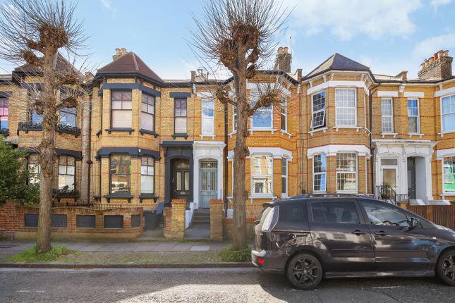 Hackney E5 1 bed apartment for sale